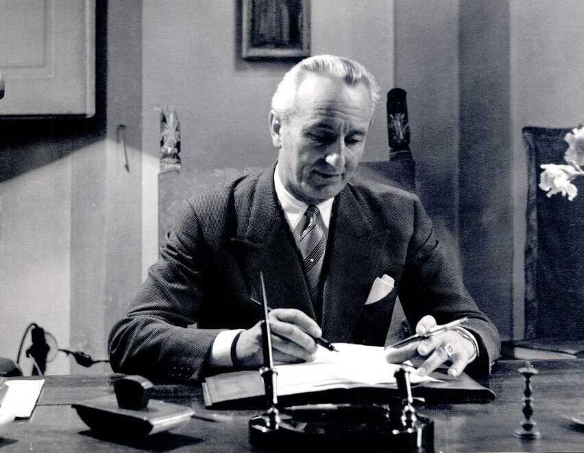 
	Giovanni Battista Giorgini nel suo studio (foto Archivio Giorgini)

