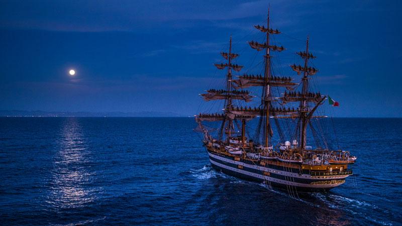 La nave scuola della Marina militare italiana, l’Amerigo Vespucci, dove lavorava come medico il ventisettenne Daniele Marino (foto d’archivio)