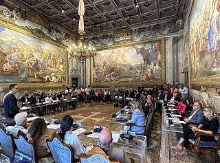 Matteo Trapani, capogruppo del Pd; a destra una seduta del consiglio comunale