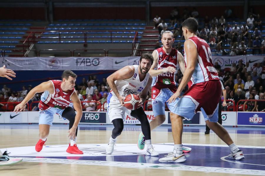 La Fabo Herons festeggia alla prima al Palaterme
