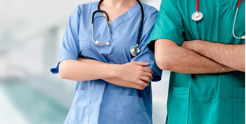 «Vessata e umiliata in reparto»: dottoressa di Sassari denuncia il collega