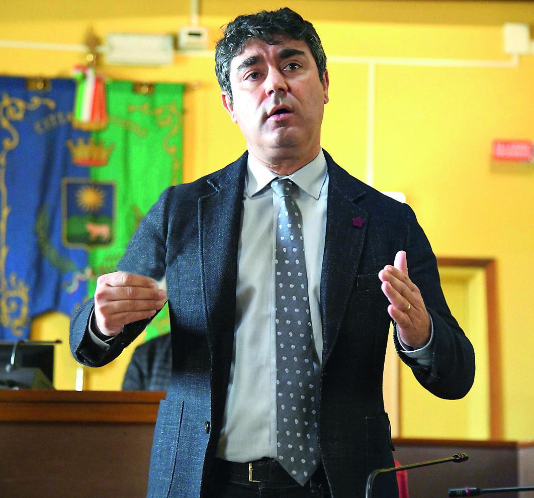 Il sindaco di Nuoro: «È ora di ricucire la Sardegna a partire dalle zone interne»