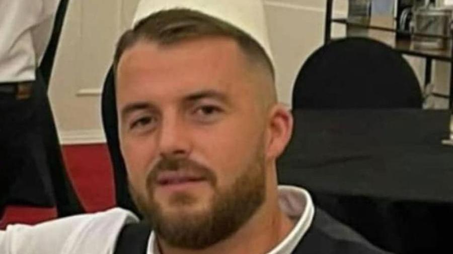 Muore a 29 anni stroncato da un malore: era da poco diventato padre