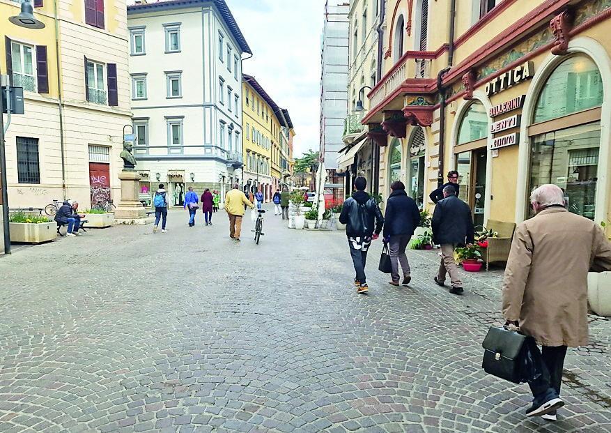 Commercio di vicinato in crisi «Va corretta la rotta sugli affitti»