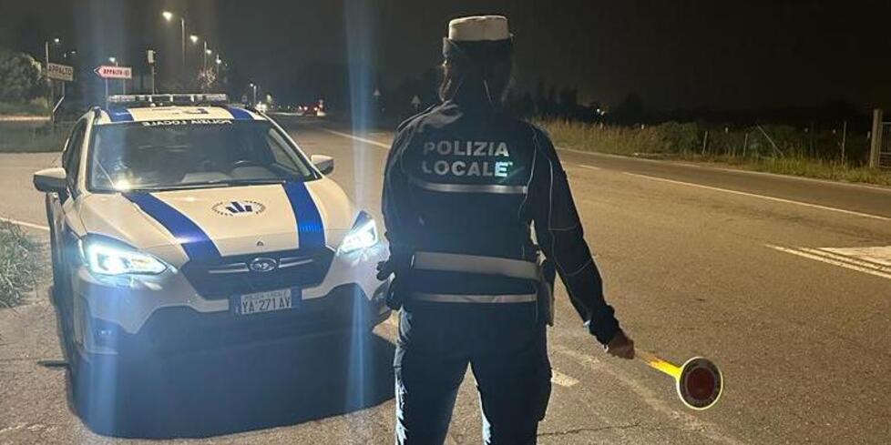 Carpi. Perde la borsetta, la trova la polizia. All’interno c’è droga: denunciata<br type="_moz" />
