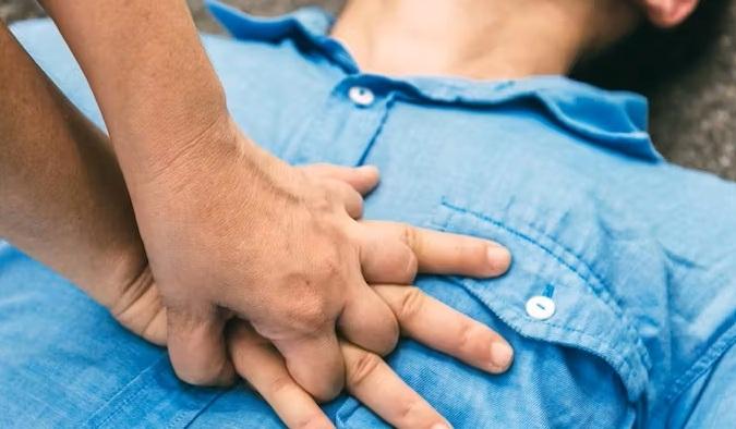 Sassuolo. Va in arresto cardiaco, salvato da un ispettore di polizia locale<br>
