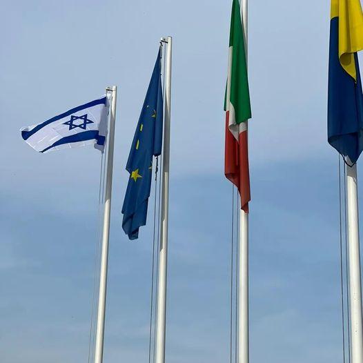 Mirandola, rubata la bandiera di Israele issata dal Comune