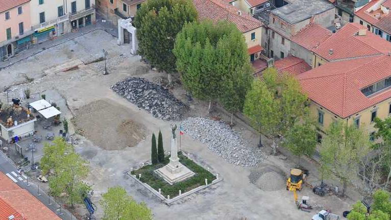 Ponsacco, il Comune: «I resti spuntati durante i lavori sono di porta medievale e mura»