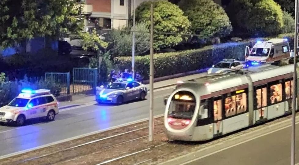 Firenze, ferito a colpi di machete nel parco giochi. Grave un 25enne, aggressore in fuga