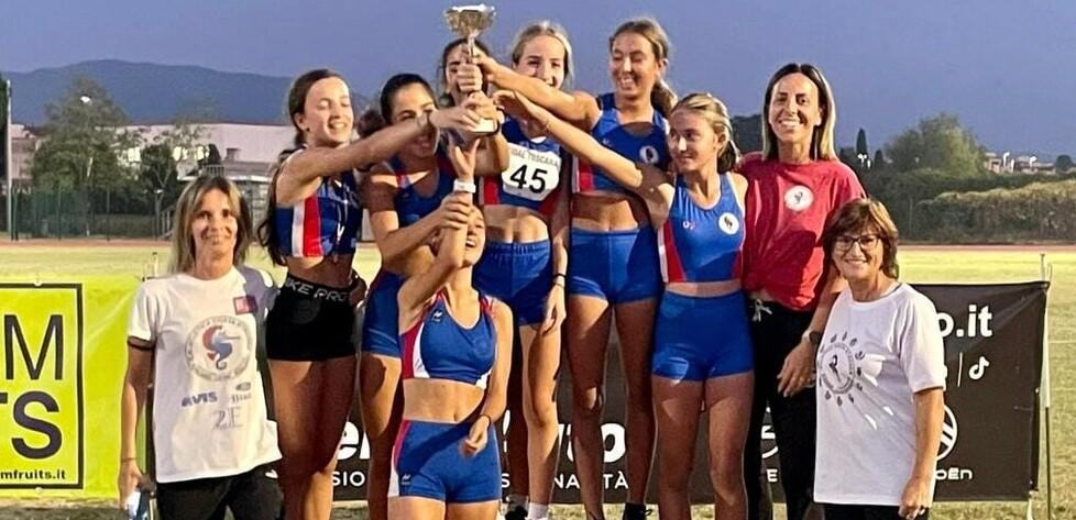 Le Ragazze del circolo Atletica Costa Etrusca alzano il trofeo di società tra le province