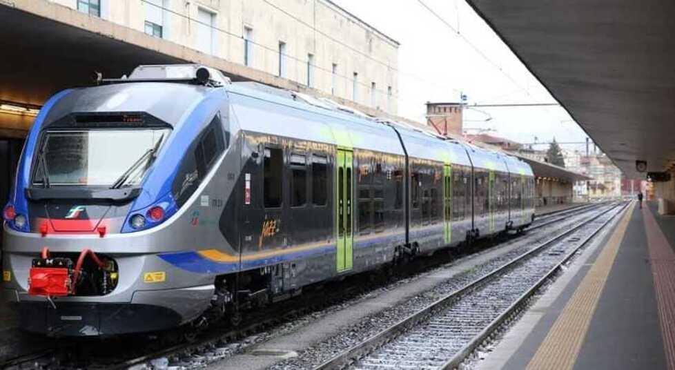 Un treno regionale (foto d'archivio)