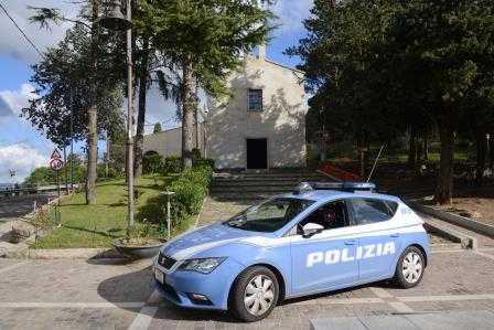 
	Un'auto della Polizia

