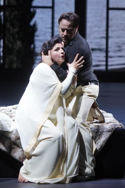 Modena. Teresa Romano in scena al Pavarotti-Freni «La mia Fedora è simile alle donne dei nostri tempi»