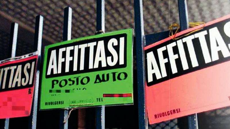 Pisa, il caso dell’annuncio “no animali e niente stranieri”. L’agenzia immobiliare: «La proprietaria ha le sue ragioni»