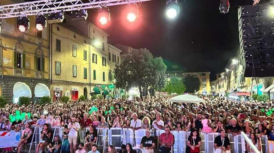 Pontedera, il Comune svela la festa di Halloween: lo “scherzetto” spacca il commercio