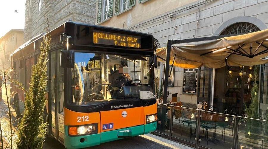 Pistoia, via della Madonna con meno bus: «Dalle attuali tre linee a una sola»