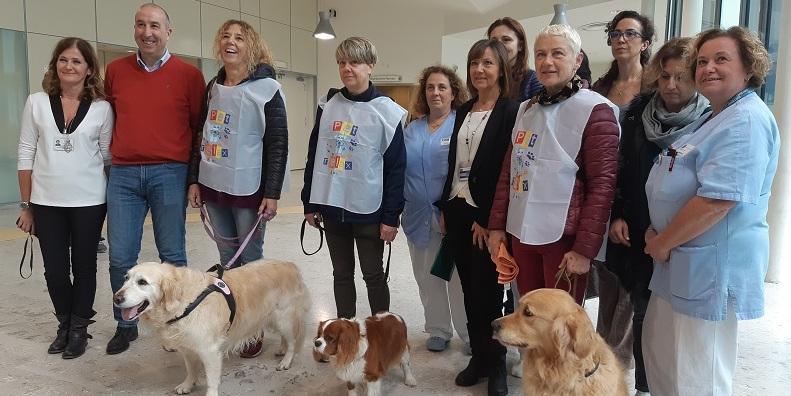 Pistoia, i cani a Pediatria: “pet relax” per i bimbi ricoverati