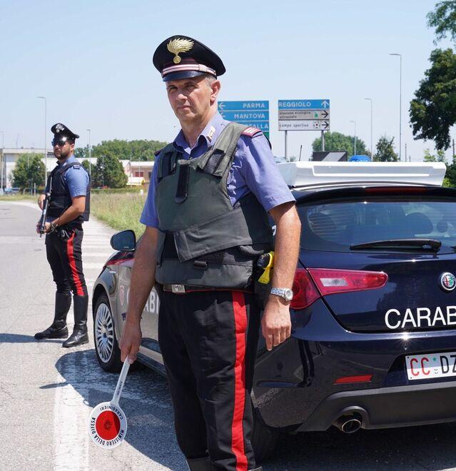 In giro a folle velocità  e con un tasso di alcol oltre tre volti i limiti