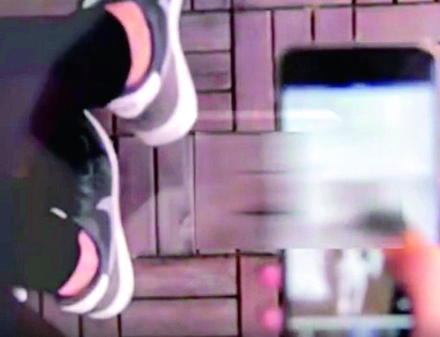 Ragazzina adescata on line, la madre in aula a Nuoro: «Lui si spacciava per 15enne e le chiedeva di mostrarsi nell’intimità»