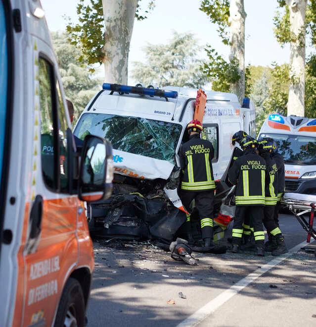 Schianto fra auto e ambulanza: la paziente muore 37 giorni dopo l’incidente