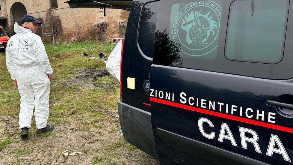Un carabiniere delle investigazioni scientifiche: è il reparto intervenuto all’Elba per i rilievi insieme ai colleghi della Compagnia e del nucleo investigativo di Livorno (foto d’archivio)
