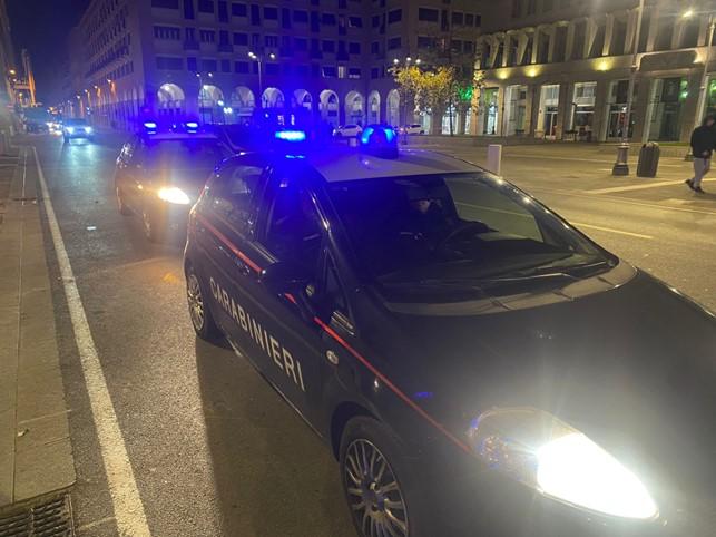 Livorno, accoltellato in strada dopo una rissa: quattro arresti