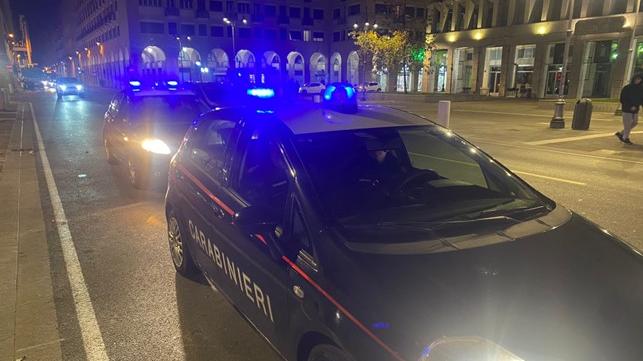 Livorno, accoltellato in strada dopo una rissa: quattro arresti