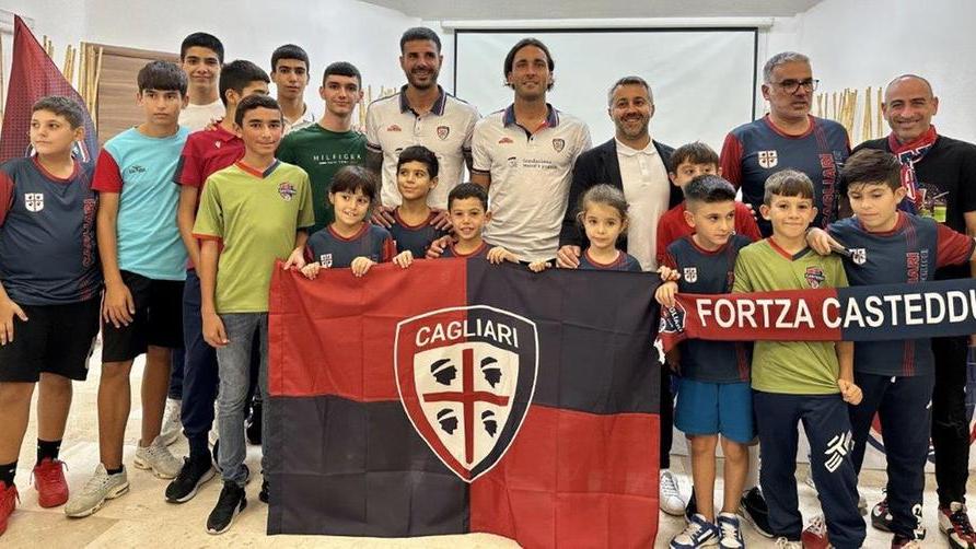 Calcio, Simone Aresti e Tommaso Augello incontrano i tifosi del Cagliari a Galtellì