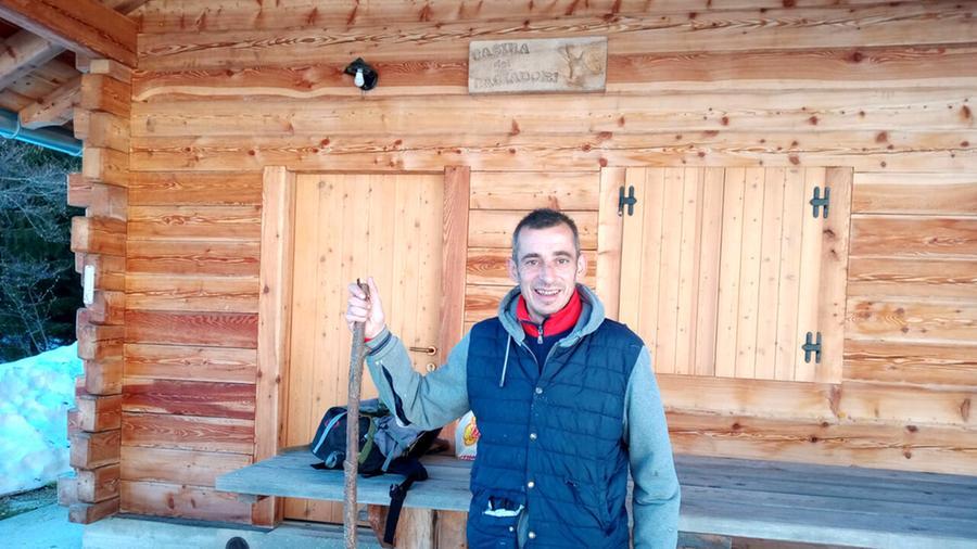 Muore nell’auto contro un muro, la vittima è un 43enne di Cortona