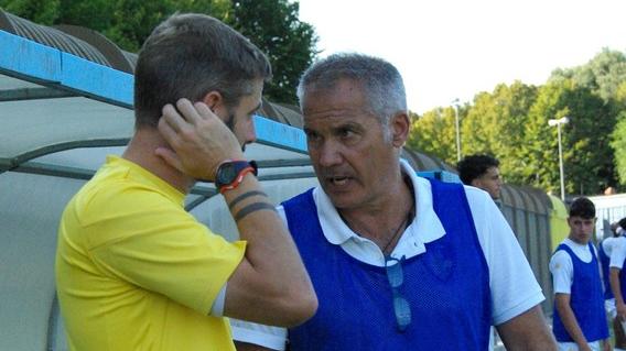Il tecnico Novelli durante una partita: col suo arrivo la squadra sembra aver trovato finalmente il proprio equilibrio