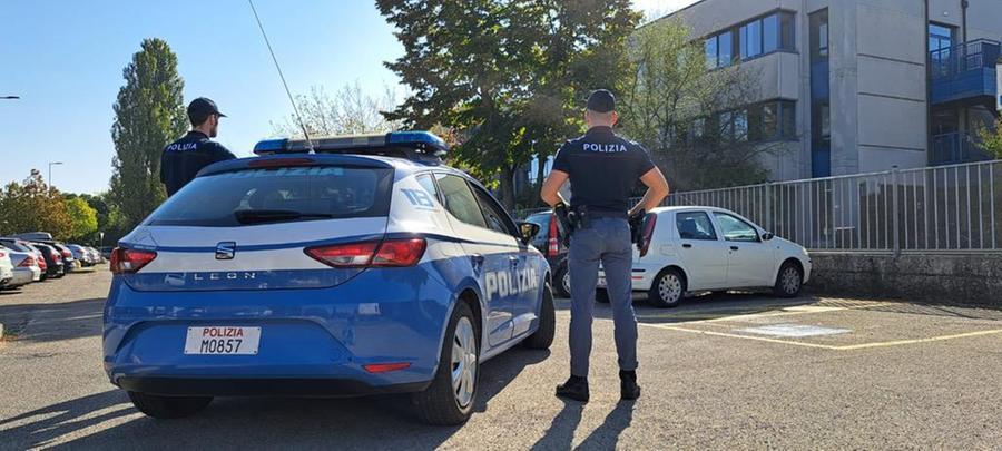 Carpi, studente picchiato fuori dal liceo: perquisita la casa di un 19enne