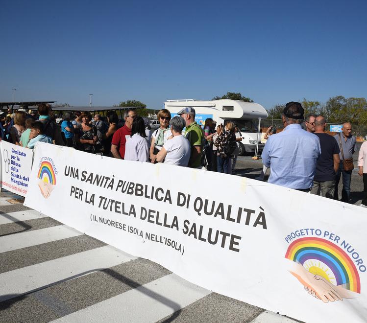 Diritto alla salute innegabile: sit-in davanti al San Francesco