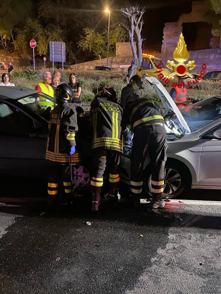 Scontro frontale fra auto a Dorgali: 2 feriti