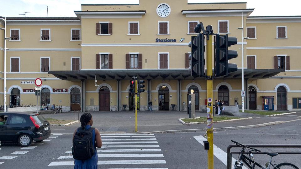 Empoli, un cittadino: «Quel semaforo è pericoloso, il rosso per i pedoni dura troppo». Ma l’attesa è solo di mezzo minuto