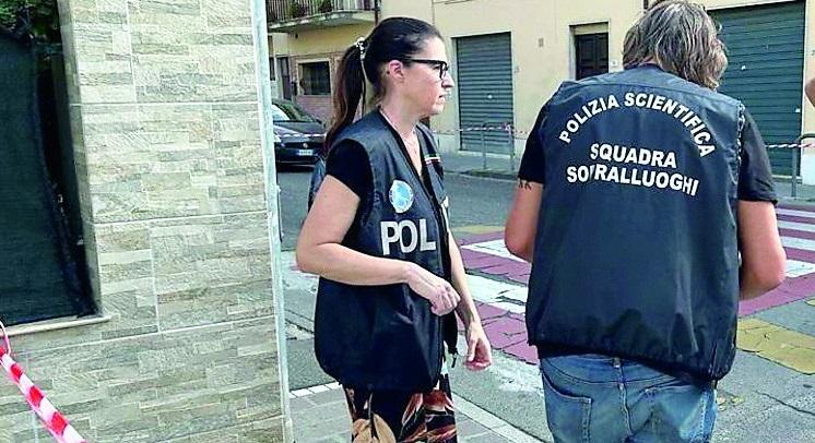 
	La scientifica sul luogo dell'aggressione

