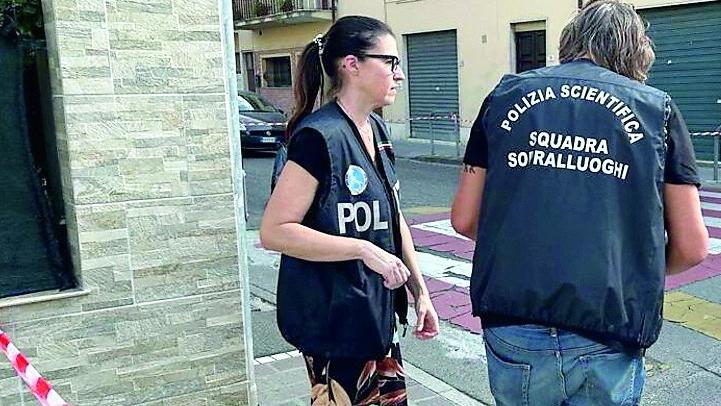 La scientifica sul luogo dell'aggressione