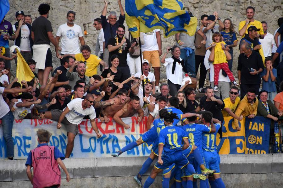 Carrarese, vittoria in pieno recupero contro l’Ancona