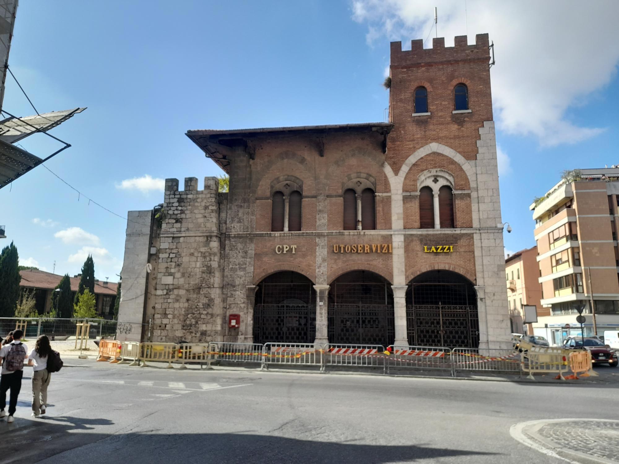 Pisa, ex stazione del Trammino: allarme per i crolli e il degrado