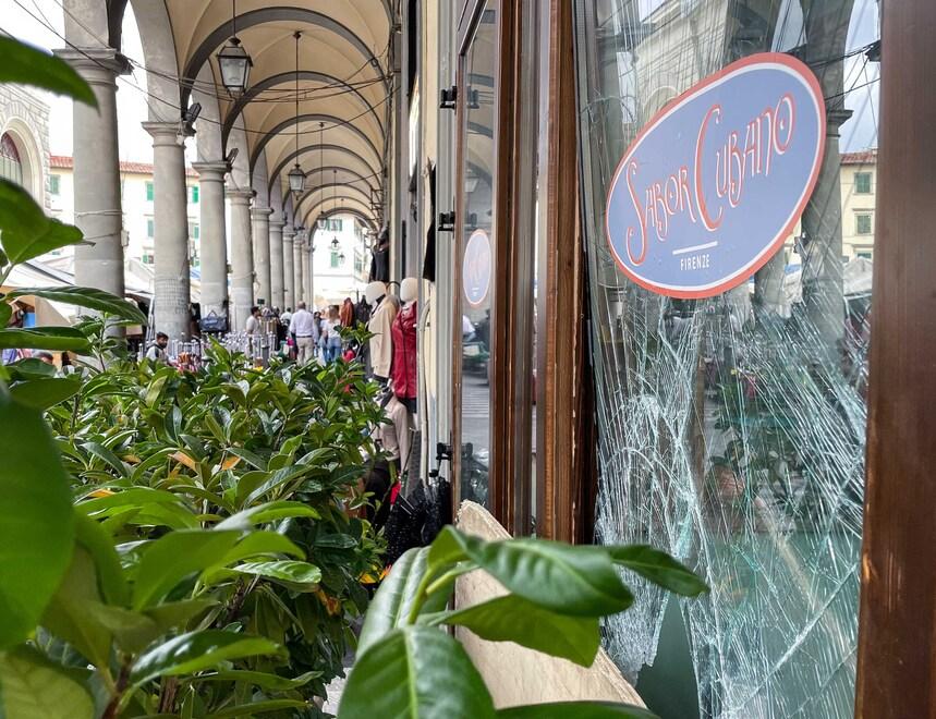 Firenze, ancora spaccate e furti nei negozi: c’è chi pensa alla vigilanza privata. Gli ultimi colpi