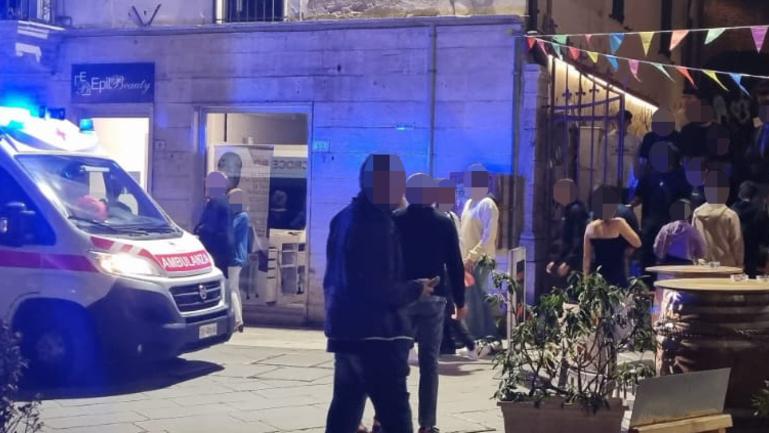 Grosseto, a 19 anni beve fino a svenire davanti agli occhi dei coetanei