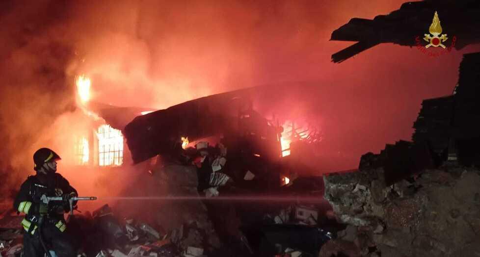 Brucia il magazzino di Nomadelfia Capannone  distrutto dalle fiamme
