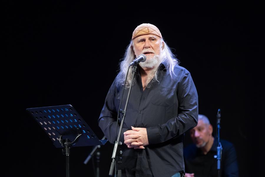 Polemiche sulla guerra in Israele. Moni Ovadia: «Mi dimetto da direttore del Teatro Comunale di Ferrara»