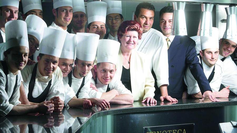 Annie Feolde e lo staff dell'enoteca Pinchiorri