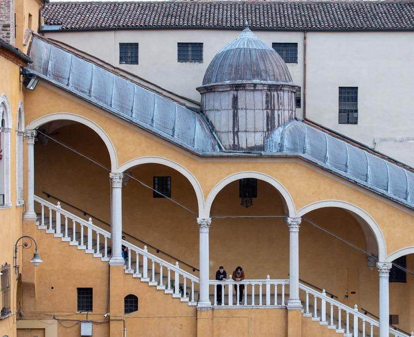 Ferrara, un addetto comunale su dieci segnala mobbing o molestie