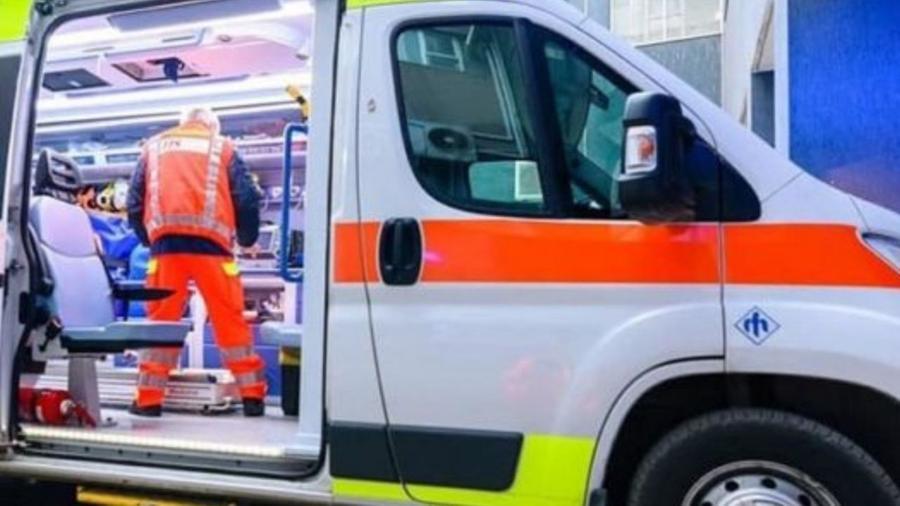 Follonica, cade dal monopattino: grave 31enne