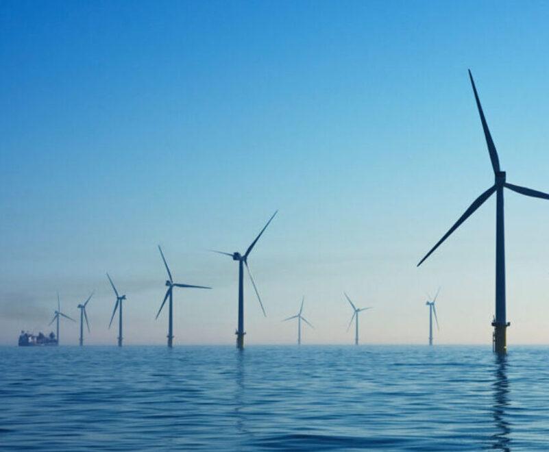 Lido Spina, parco eolico verso il sì: le pale in mare a 10 miglia