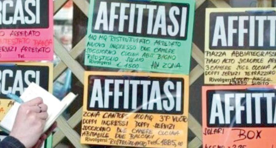 Grosseto, il dramma di una coppia con un figlio: «Dobbiamo lasciare casa e nessuno vuole darci un affitto»