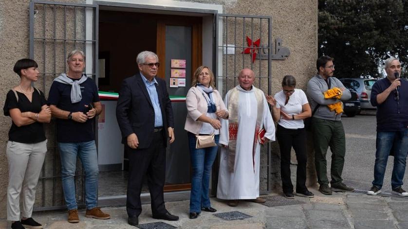 Il taglio del nastro del circolo Arci “Belvedere” di Santo Pietro