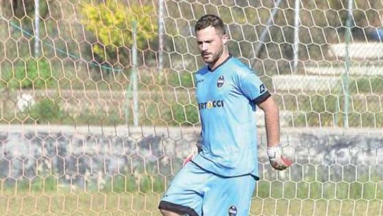 L’estremo difensore dell’Atletico Piombino Tommaso Cappellini (foto Paolo Barlettani)