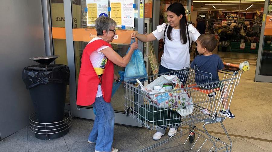 Supermercato solidale: raccolte oltre 11 tonnellate di prodotti per le famiglie bisognose di Prato